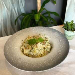 Pasta ai formaggi e noci Pasta ai formaggi e noci